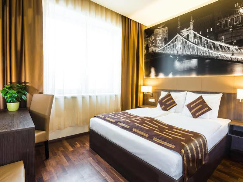 12 Revay Hotel Budapest Exteriör bild